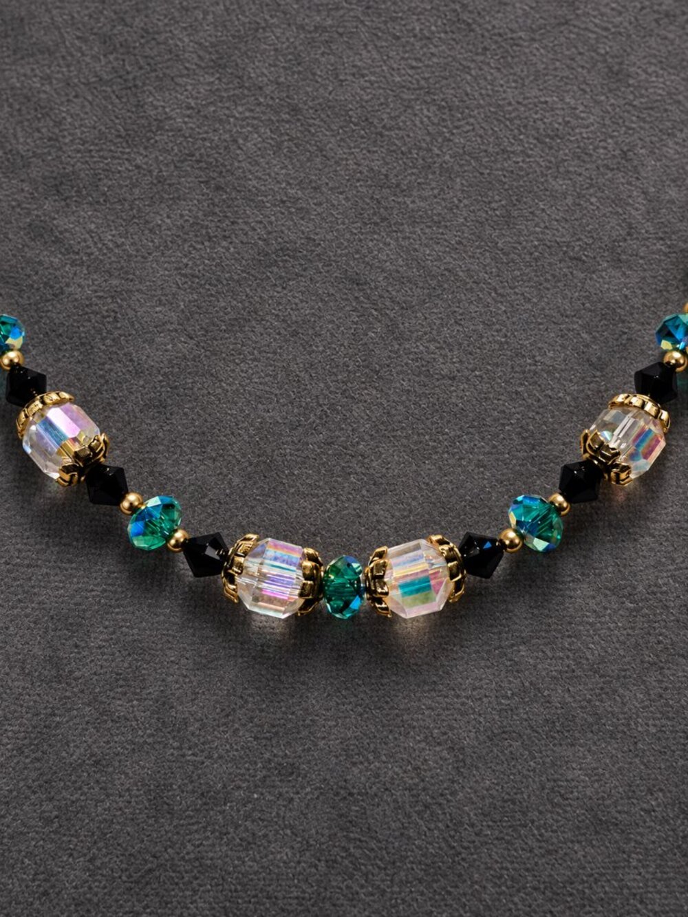 JB Original - Emerald Nocturne– Vintage Swarovski Crystal Necklace & Earring Set - Picture 6 of 11